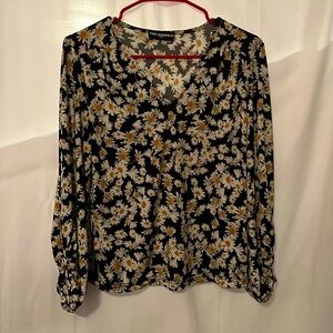 Karl Lagerfeld daisy pattern long sleeve top sz Medium Petite
